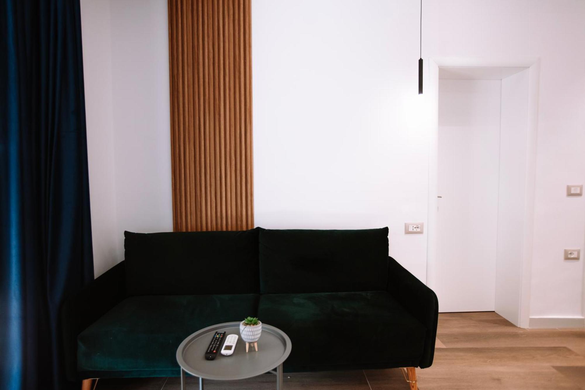 Barrikada Str Modern Apartments - The Nest 地拉那 外观 照片