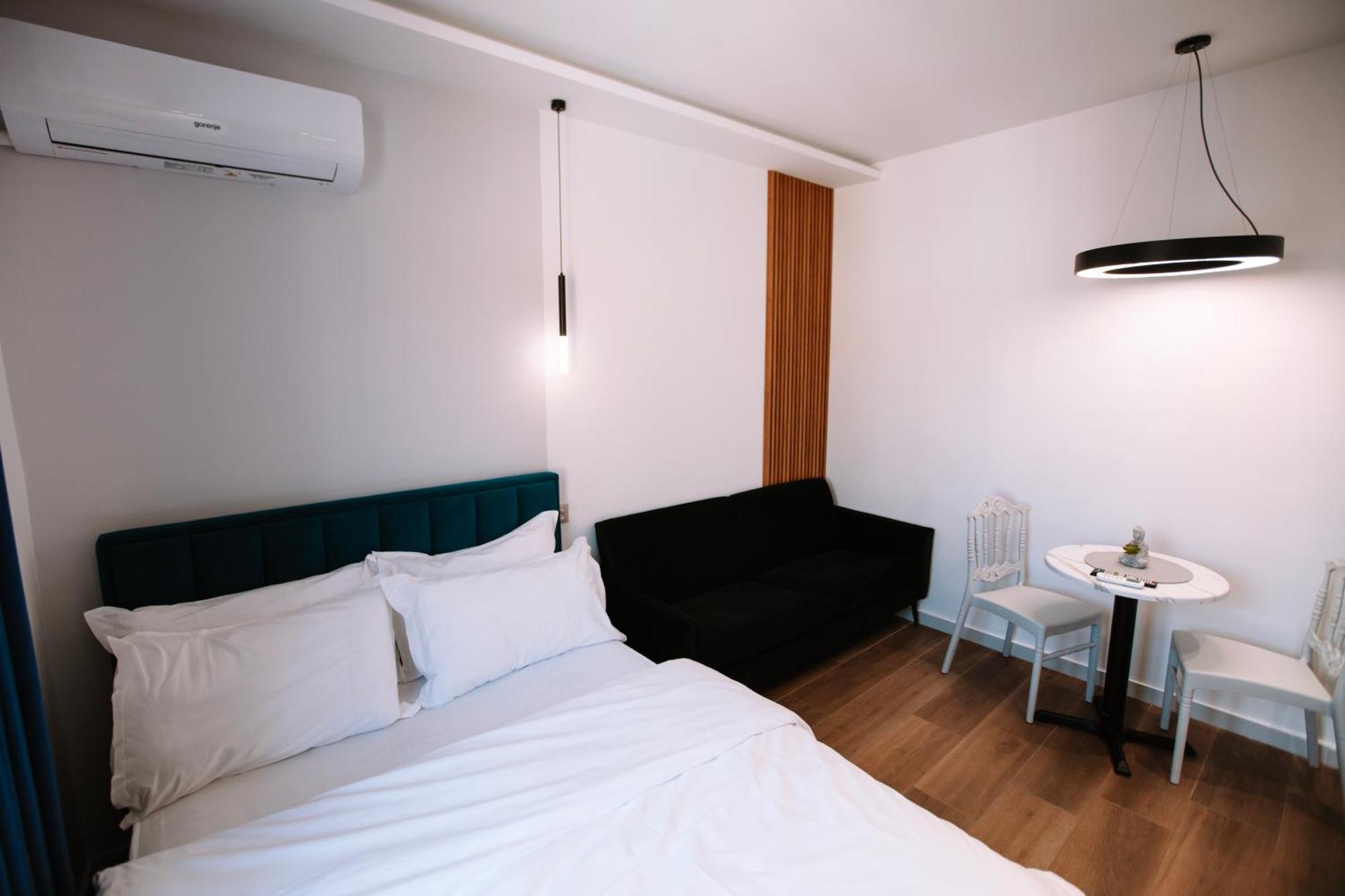 Barrikada Str Modern Apartments - The Nest 地拉那 外观 照片