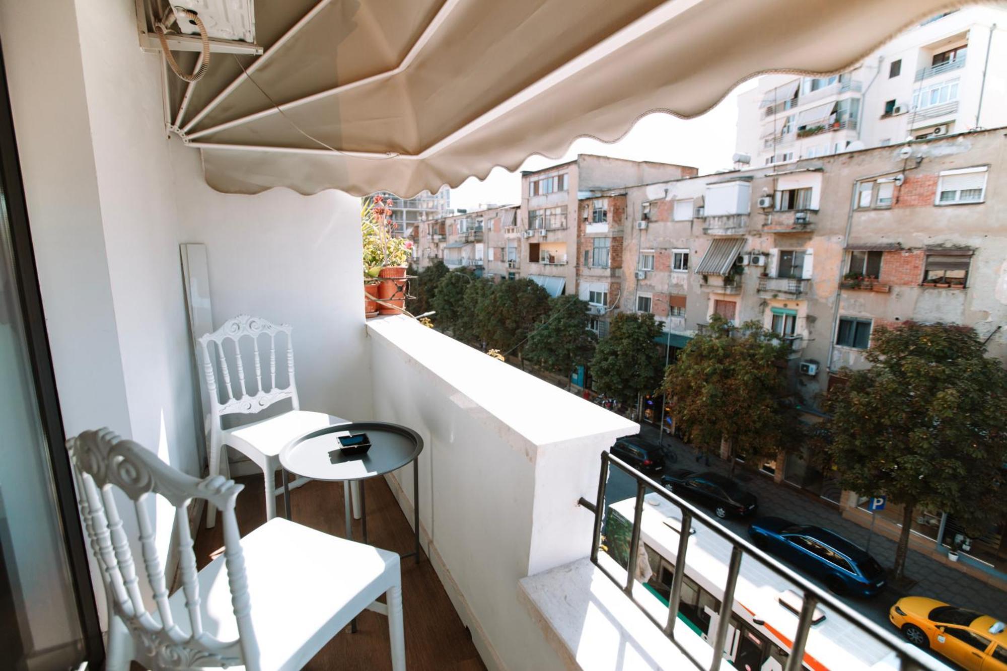 Barrikada Str Modern Apartments - The Nest 地拉那 外观 照片